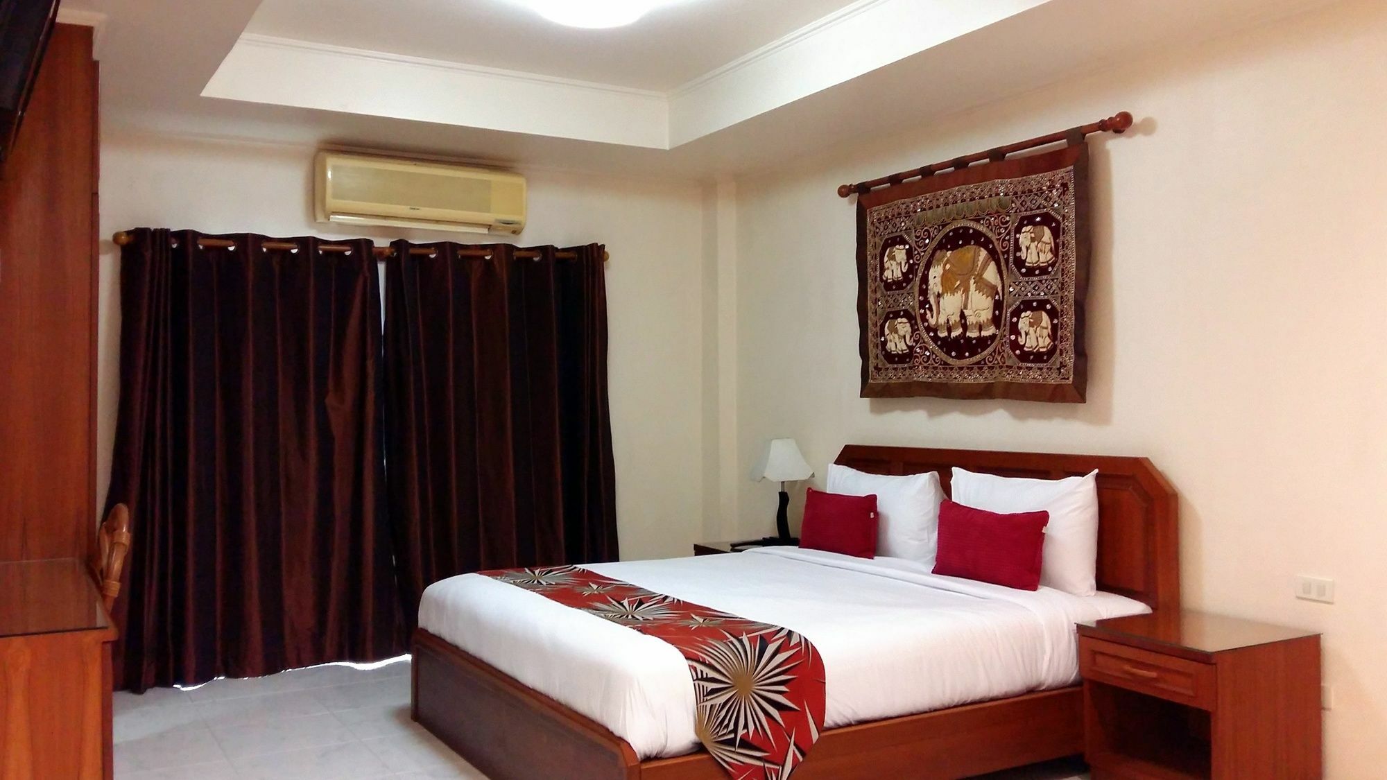 เดอะ ชิลแลกซ์ พัทยา Hotel Pattaya ภายนอก รูปภาพ